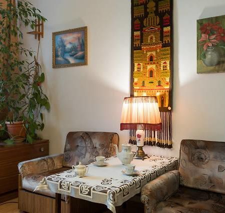 Feel The Old Socialist Style Apartment كراكوفيا المظهر الخارجي الصورة