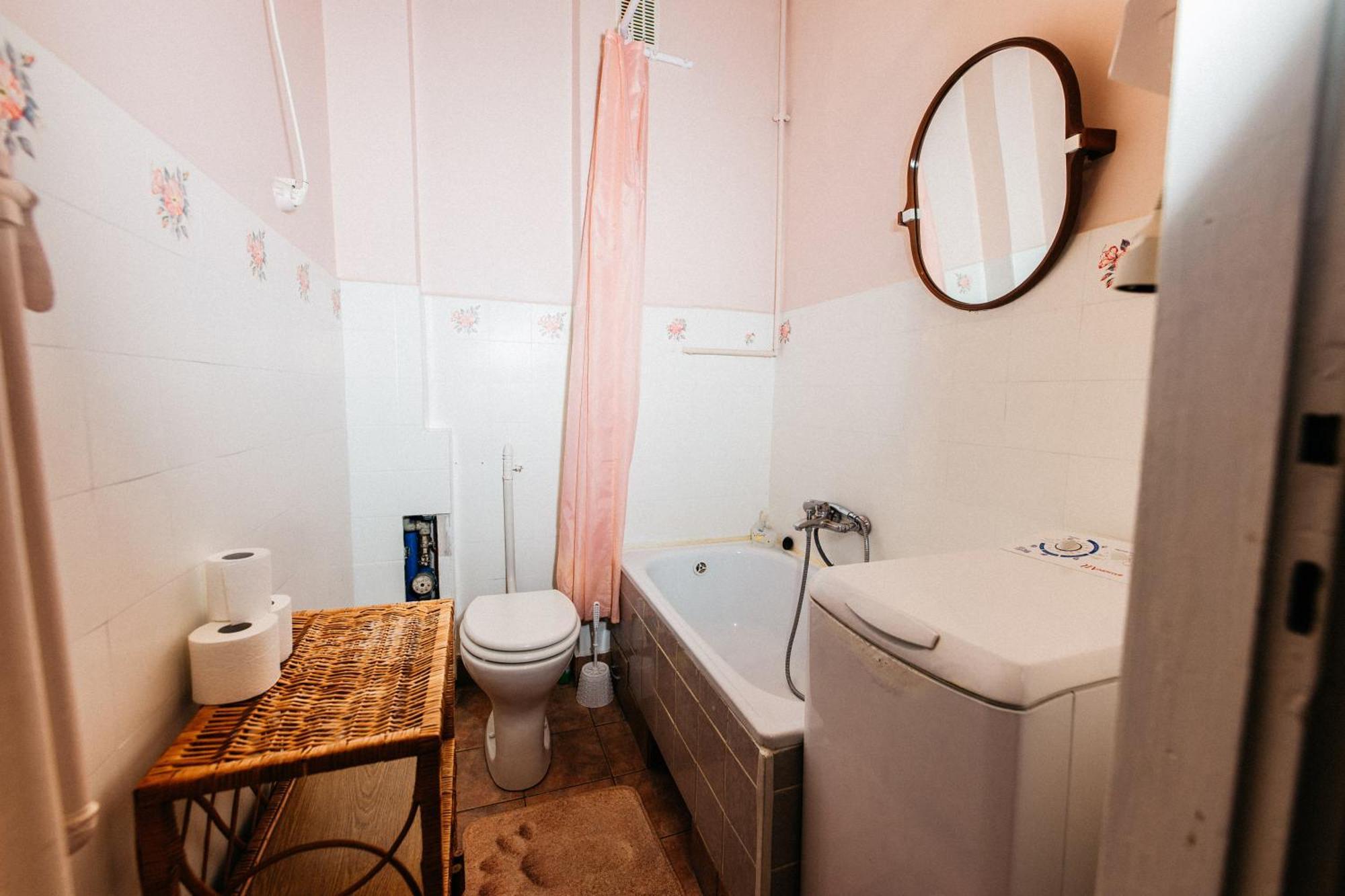 Feel The Old Socialist Style Apartment كراكوفيا المظهر الخارجي الصورة