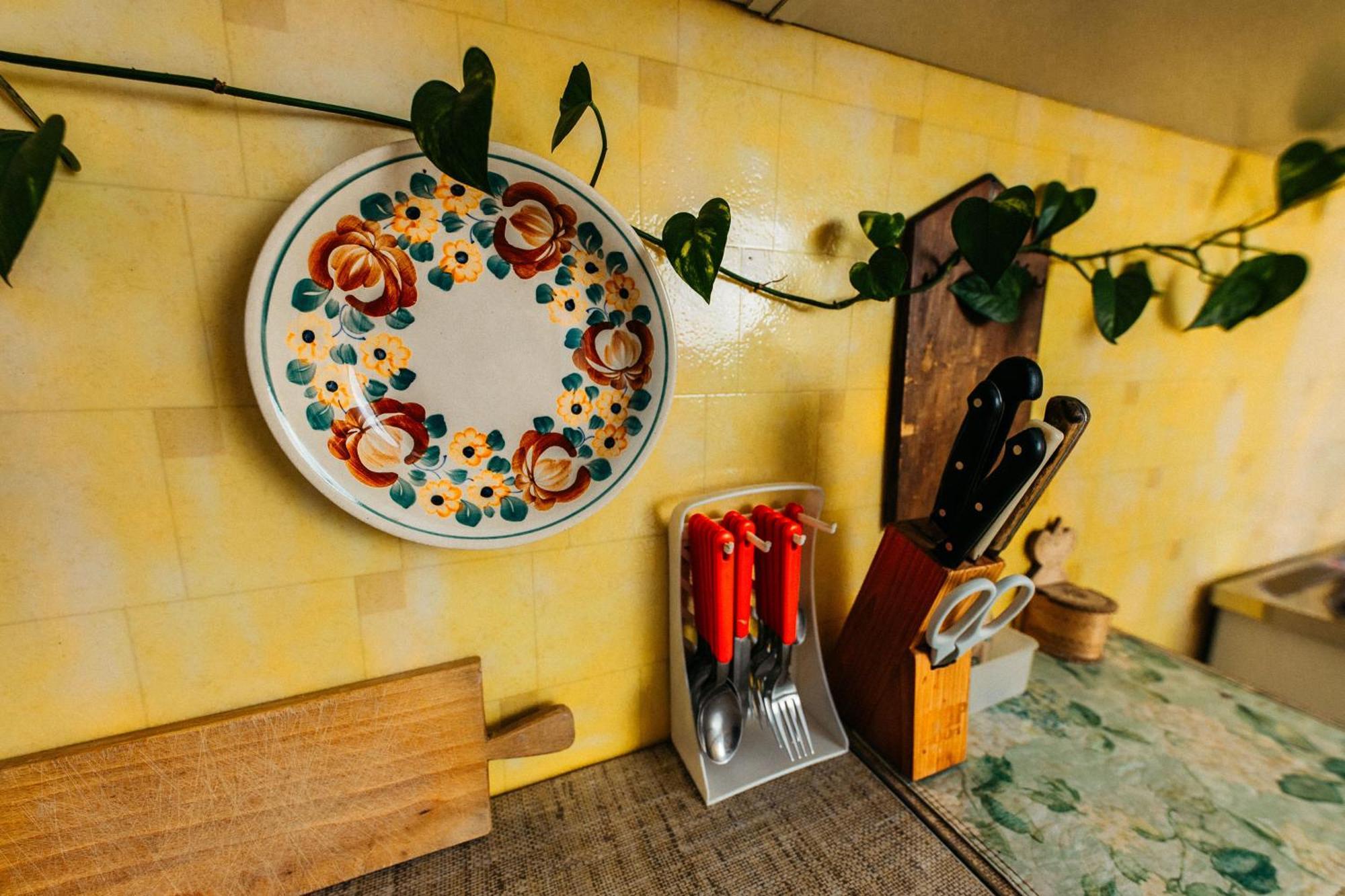 Feel The Old Socialist Style Apartment كراكوفيا المظهر الخارجي الصورة