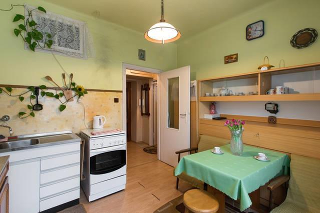 Feel The Old Socialist Style Apartment كراكوفيا المظهر الخارجي الصورة